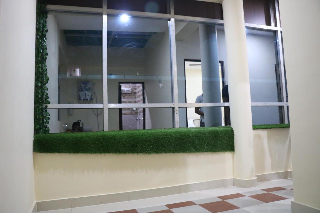 Saraswati Palace Varanasi Ngoại thất bức ảnh