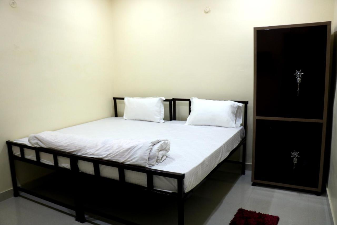 Saraswati Palace Varanasi Ngoại thất bức ảnh