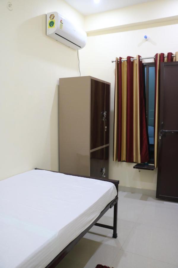 Saraswati Palace Varanasi Ngoại thất bức ảnh