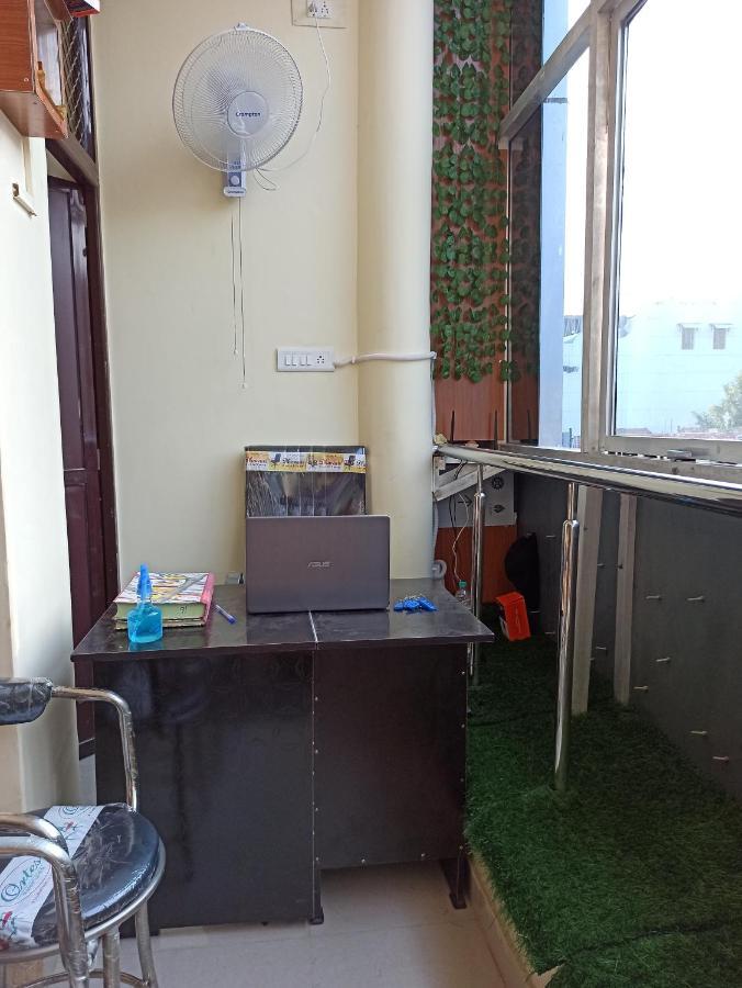 Saraswati Palace Varanasi Ngoại thất bức ảnh