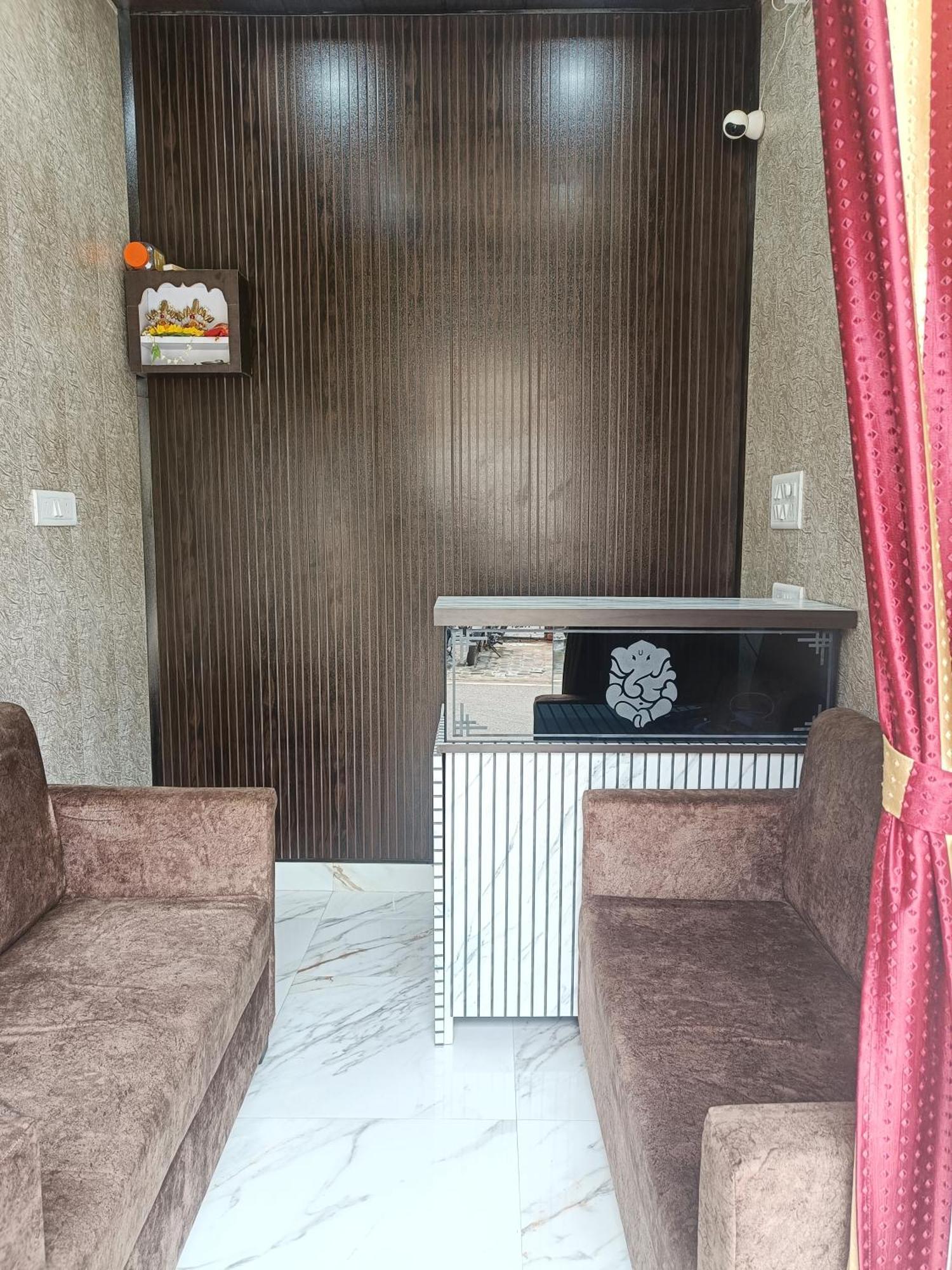 Saraswati Palace Varanasi Ngoại thất bức ảnh